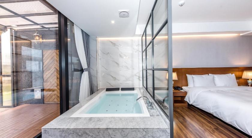 Image of Oceano Ocean Pool Villa 7