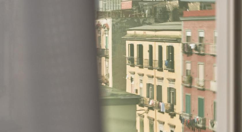 Image of Queen Guest Room with Terrace 11