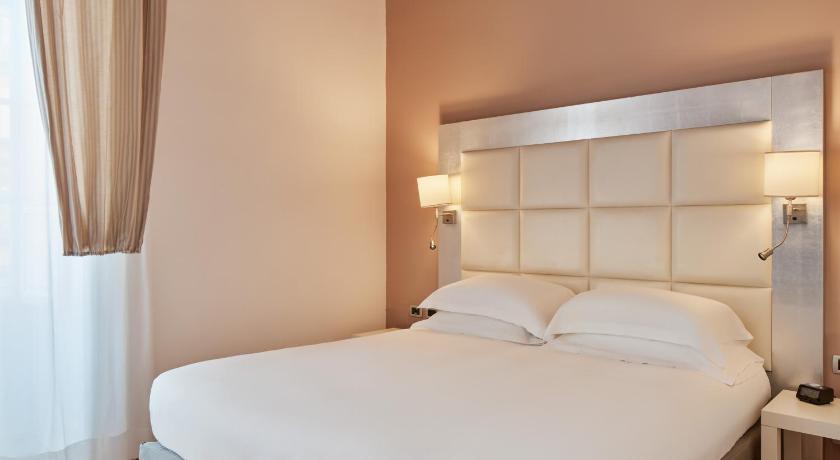 Image of King Deluxe Room 5