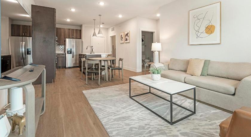 Landing Chic 2BD Gym Pool