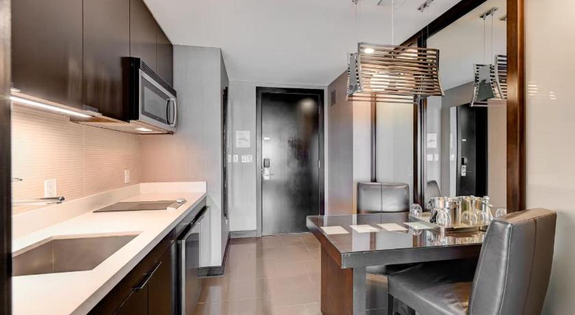 ラスベガス Luxurious Vdara High Rise Room, City Skyline Views, King Bed, Free Valet 宿泊施設 レストラン
