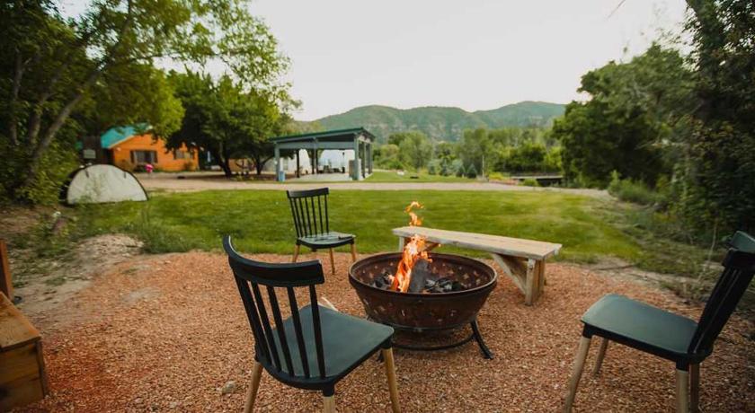 格伦代尔 (UT) Zen Zion Evergreen Dome 4星级 住宿 餐厅