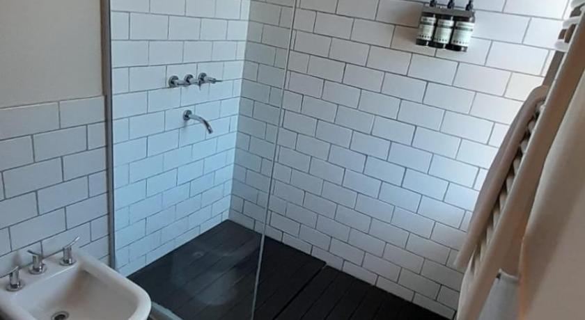 Image of Standard Twin Room 3