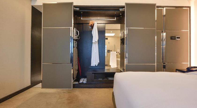 Image of West Building Double Room - Non-Smoking 12
