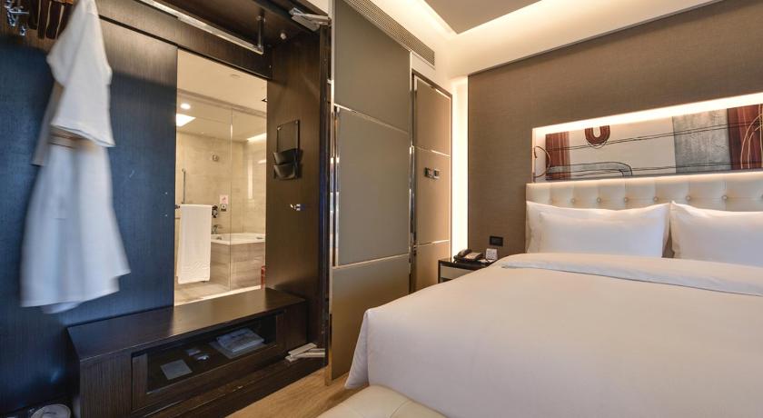 Image of West Building Double Room - Non-Smoking 6