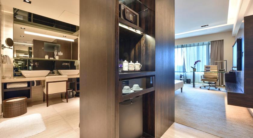 Image of Executive King Room 8