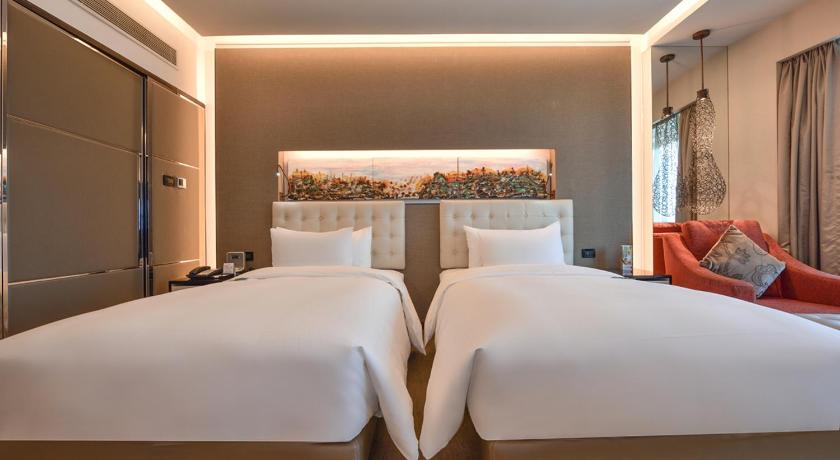 Image of Executive King Room 9