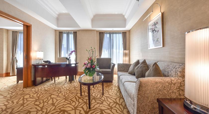 Image of Standard Suite 8