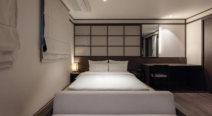 Deluxe Double Room with Stone Hot Spring 이미지 1