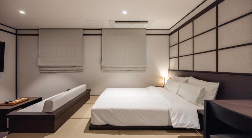 Deluxe Double Room with Stone Hot Spring 이미지 3