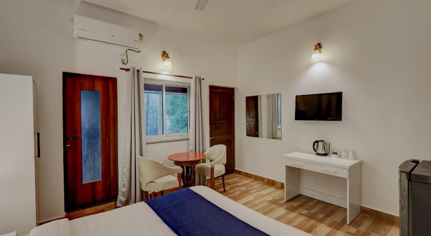 Image of Deluxe Room with Balcony 8
