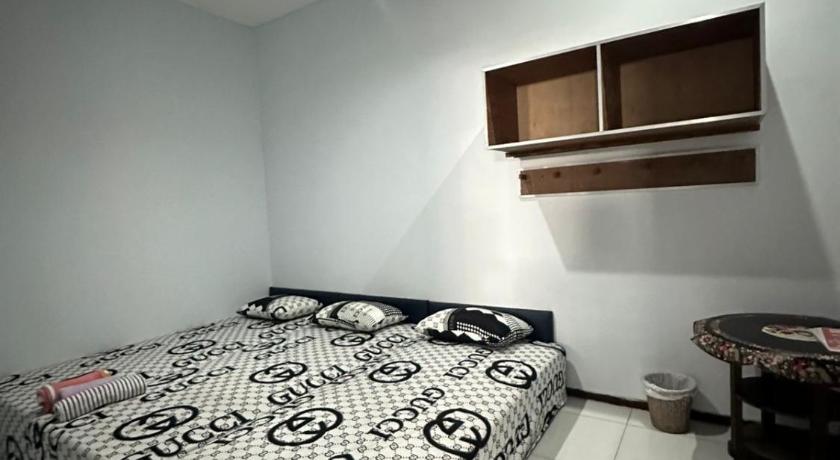 Guesthouse Mawar Syariah - image 11