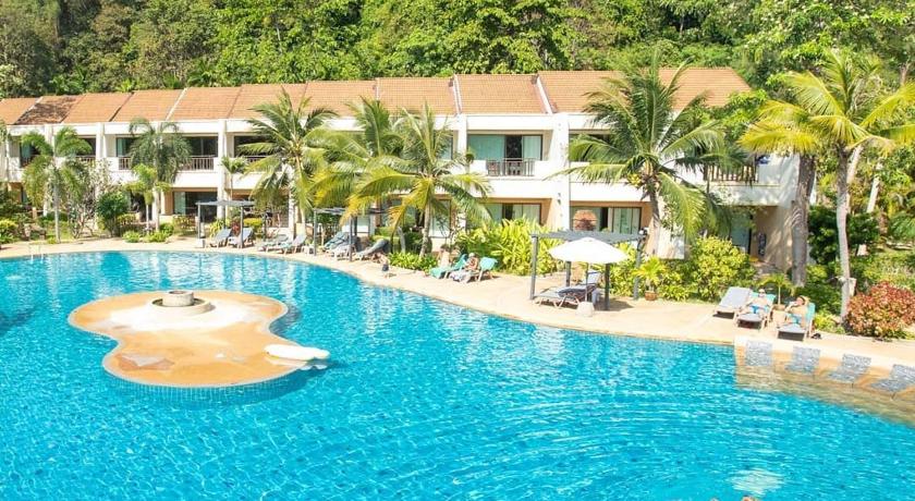 Hotel and Beach Bungalow at Lanta Resort - image 14