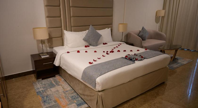 Image of 1 Double Bed, Deluxe, Sofa 7