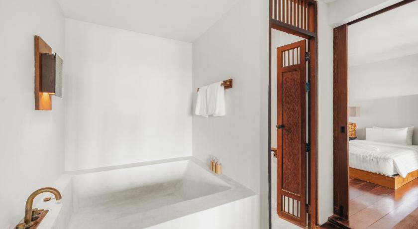 Image of Deluxe Suite 7