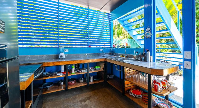 파보네스 Sea View Modern dream House 2성급 싱글룸 레스토랑