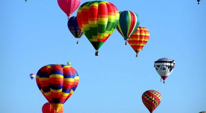 スティームボートスプリングス Updated 2 Bed 2 Bath Ski In Ski Out with King Beds, Hot Tub, Private Balcony 4つ星 宿泊施設 レストラン