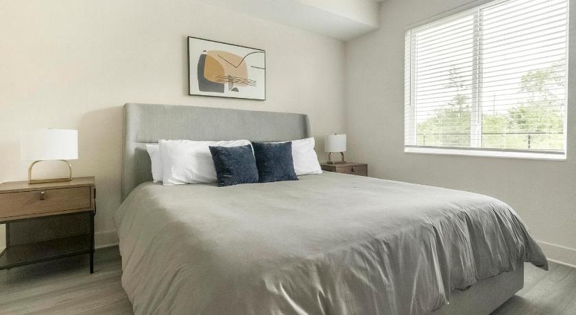 Landing Stylish 1BD Yoga Studio Gym