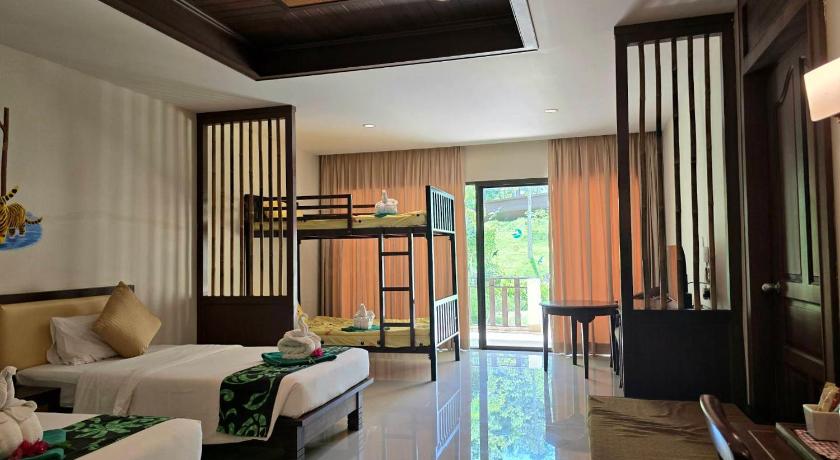 Hotel and Beach Bungalow at Lanta Resort - image 43