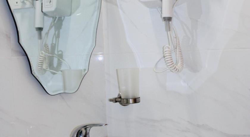 Image of Standard Double or Twin Room 6
