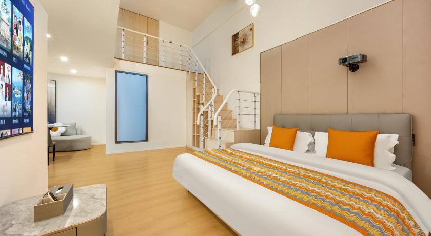Chengdu The HEJINN House Design Lofts & Suites-Chunxi Road T,aikoo Li Branch Hotel lobby