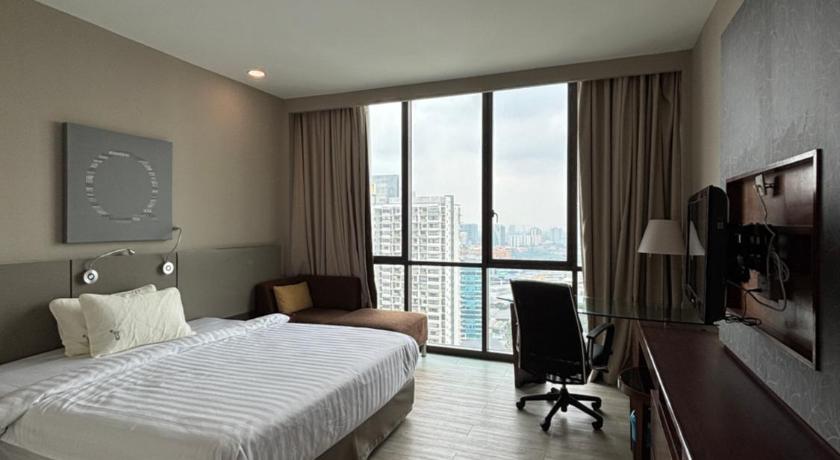 QQ Empire Damansara hotel room - image 14
