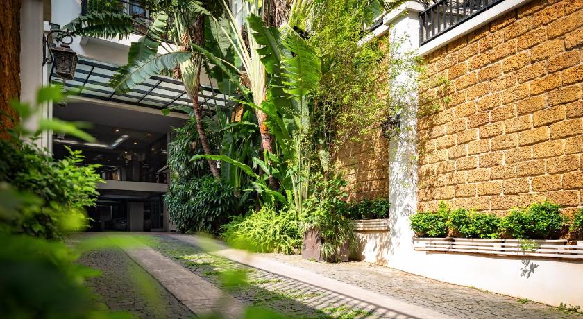 Hanoi Elegant Suites Central 5-Star Hotel room