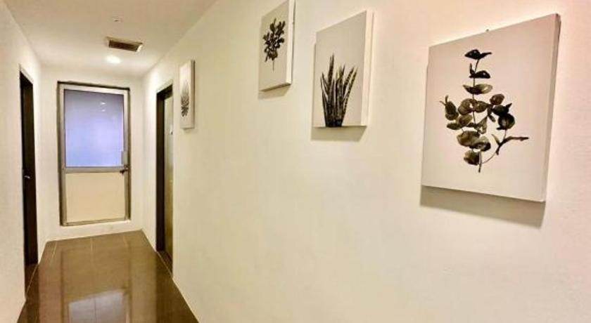 Triple B Hotel - image 12