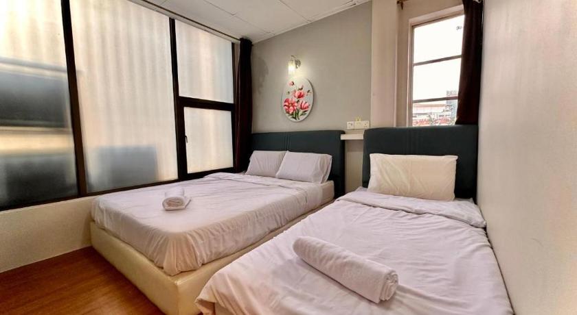 Triple B Hotel - image 11