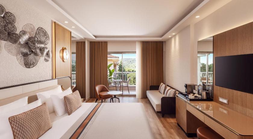 Image of Deluxe Side Sea View 0