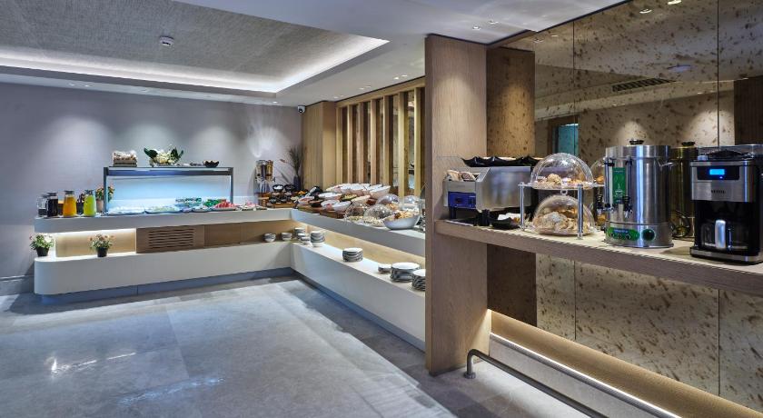 Four-G Hotel Premium - image 7