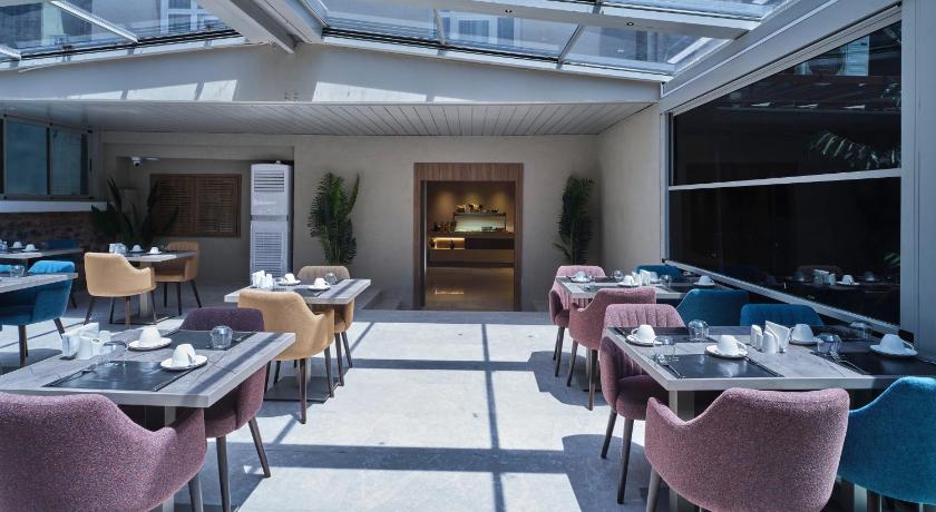 Four-G Hotel Premium - image 9