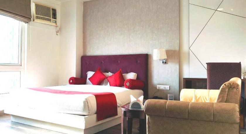 Hotel Gurveer Royal - image 12