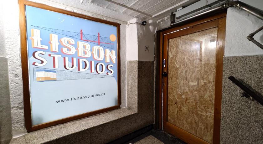 リスボン Lisbon Studios 3つ星 ホテル プール