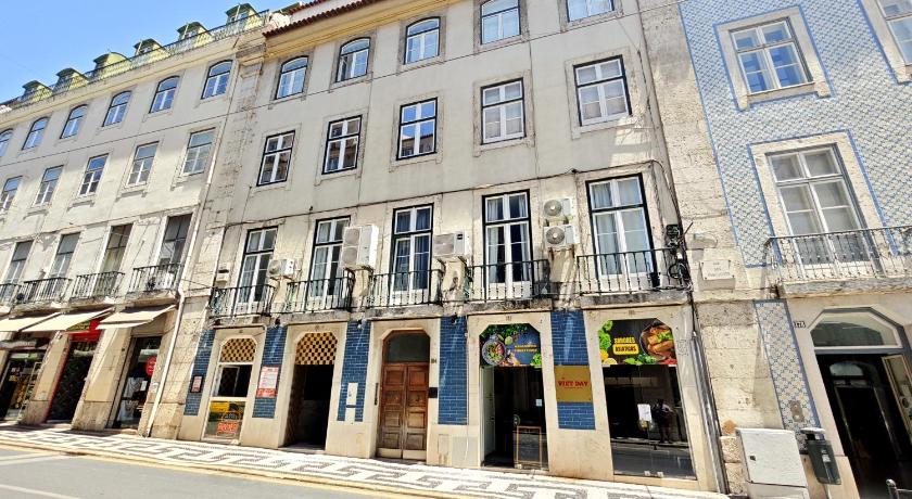 リスボン Lisbon Studios 3つ星 ホテル プール