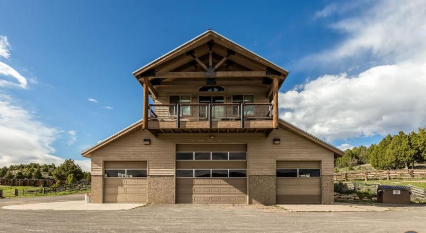 Erda The Wildflower Hitchin Barn Near Zion and Bryce 3-Star Accommodation exterior