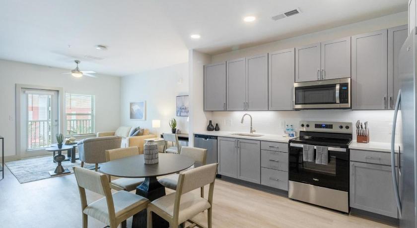 Landing Stylish 1BD Gym Pool