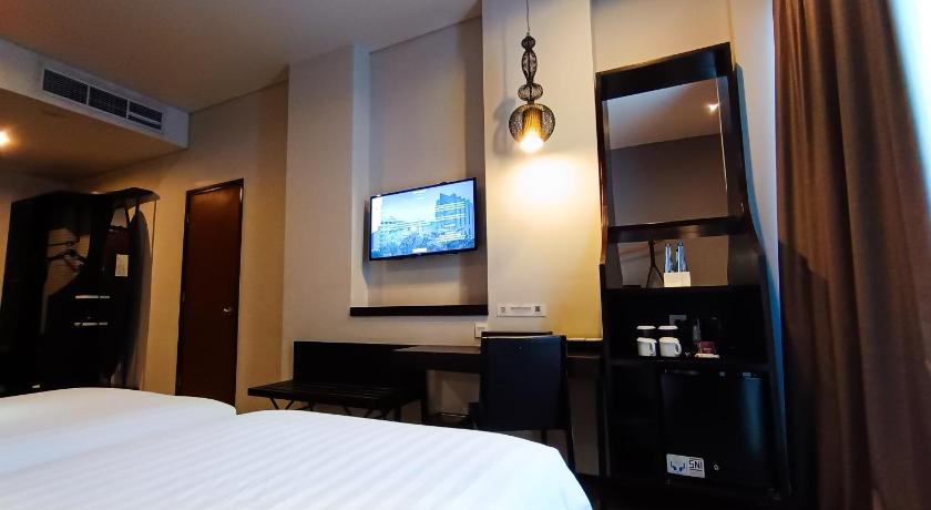 Image of Privilege Twin Room, City View - 2 single bed 11
