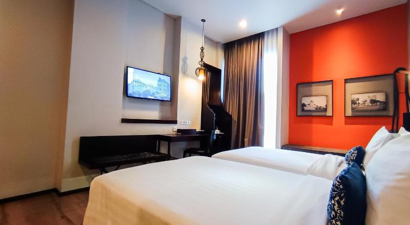 Image of Privilege Twin Room, City View - 2 single bed 9