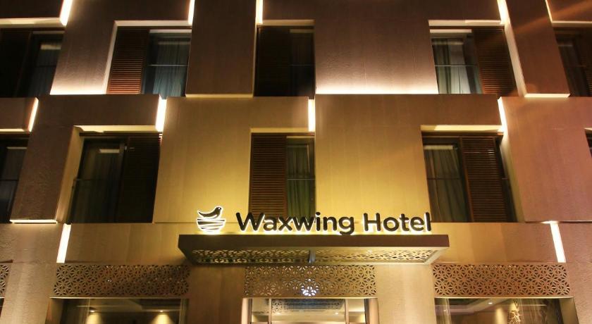 Waxwing Hotel