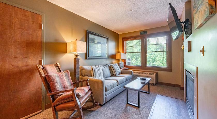 A211 One Bedroom Lake View