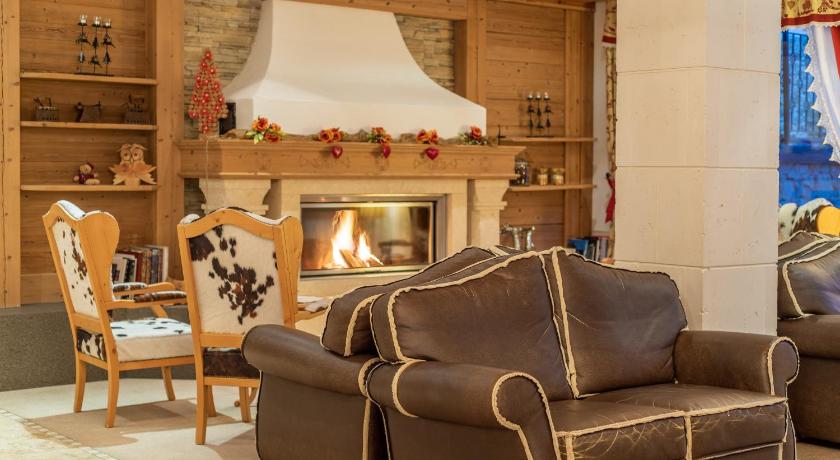 ポッツァ・ディ・ファッサ Residence Anda 4つ星 ホテル スイート