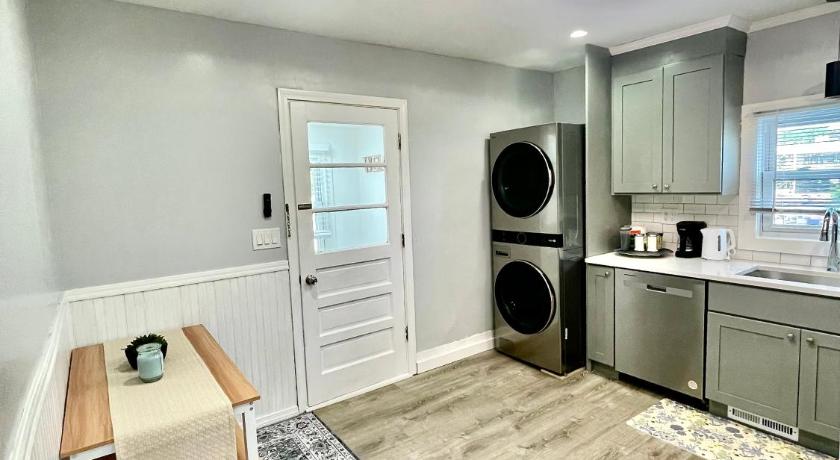 昆西 (MA) Cozy 3-Beds in 2-Bedrooms Apartment Near Quincy Adams 4星级 住宿 景观