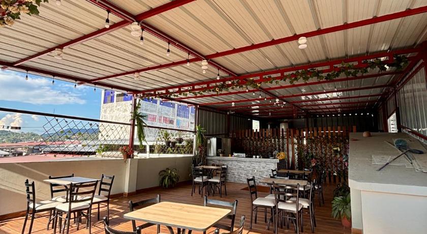 ルパ・ルパ Hostal Leon Tingo Maria ホテル ロビー