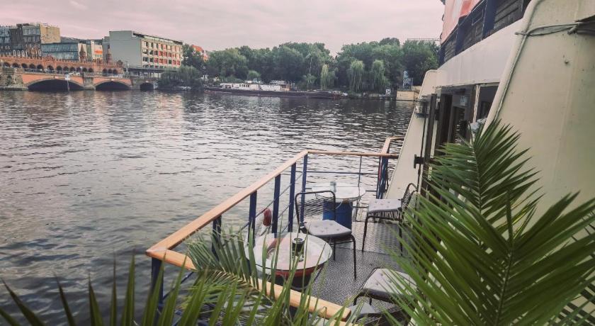 柏林 Eastern & Western Comfort Hostelboat 酒店 餐厅