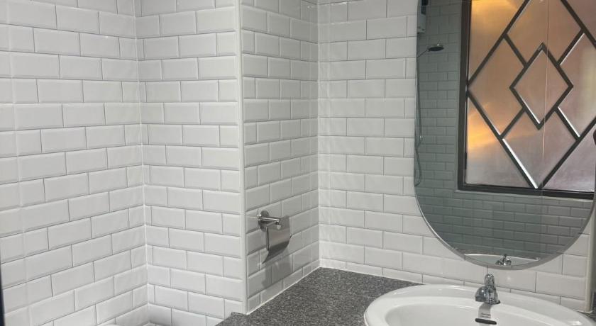 Luck Hotel Huai Khwang MRT Ratchada - image 12