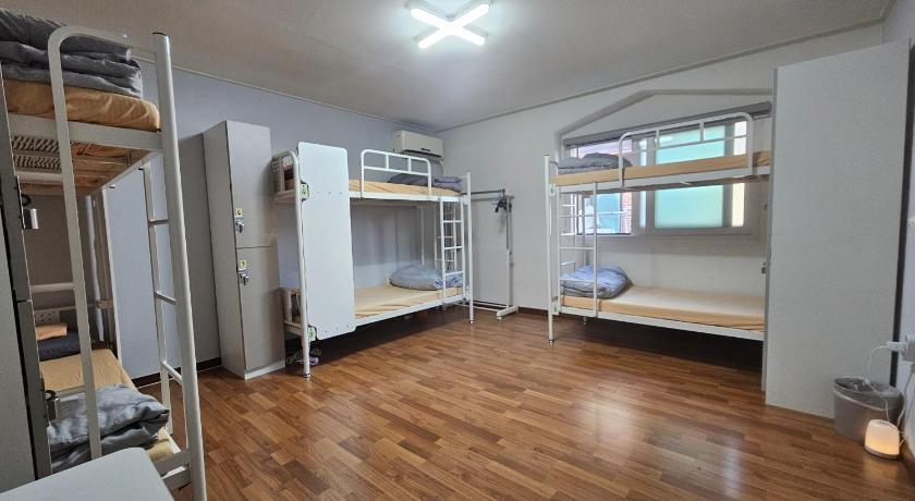 서울 야코리아 호스텔 강남 (YaKorea Hostel Gangnam) 2성급 호텔 스위트룸