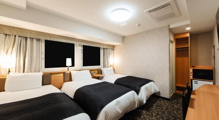 Osaka APA HOTEL＆RESORT OSAKA NAMBA EKIMAE TOWER  3-Star Hotel pool