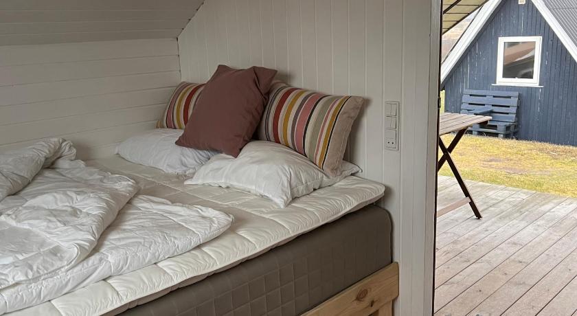 Image of Cottage with Shared Bathroom 3