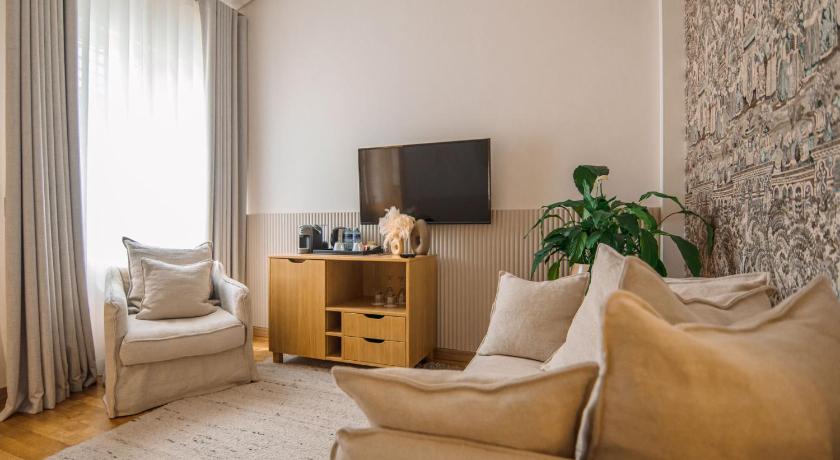 Image of Suite 8